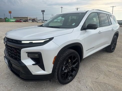 Used 2024 Chevrolet Traverse RS w/ LPO, Floor Liner Package image 1