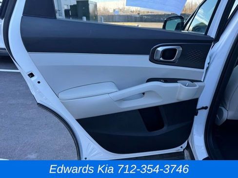 New 2025 Kia Sorento S image 13