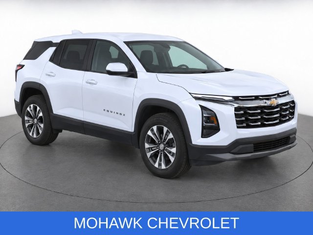 Used 2026 Chevrolet Equinox LT AWD/4WD image 2