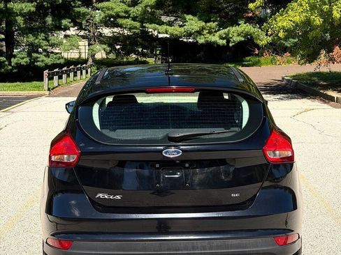 Used 2017 Ford Focus SE FWD image 4
