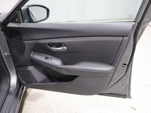 Used 2025 Nissan Sentra SV FWD image 23