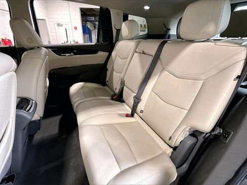 Used 2021 Cadillac XT6 Premium Luxury image 32