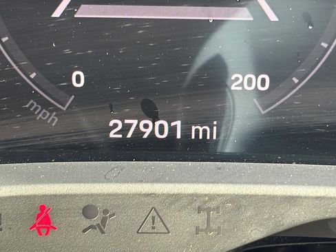 Used 2021 Porsche Taycan 4S image 29