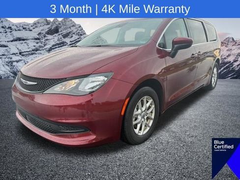 Used 2023 Chrysler Voyager LX FWD image 2