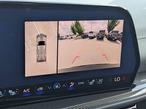 Used 2026 Chevrolet Traverse High Country w/ LPO, Floor Liner Package AWD/4WD image 22