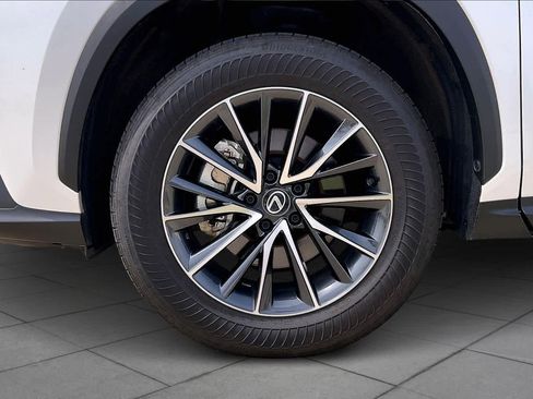 Used 2025 Lexus NX 250 FWD w/ Towing Package (2000 Lbs) image 9