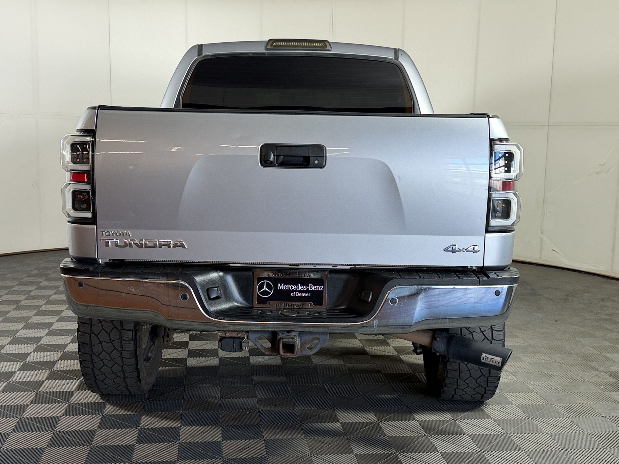 Used 2012 Toyota Tundra Limited w/ Platinum Pkg AWD/4WD image 10