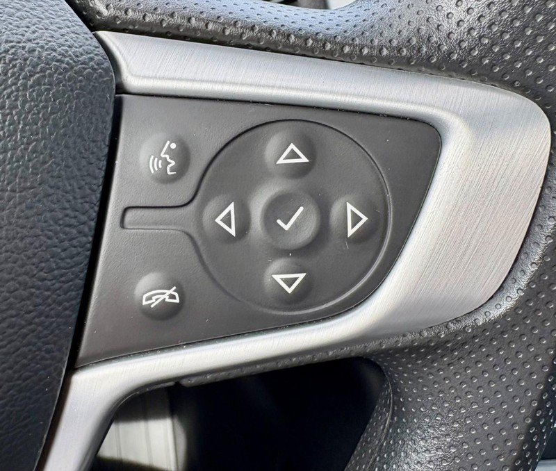 Used 2024 GMC Terrain SLE w/ Driver Convenience Package FWD image 21