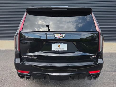 Used 2023 Cadillac Escalade ESV V AWD/4WD image 25