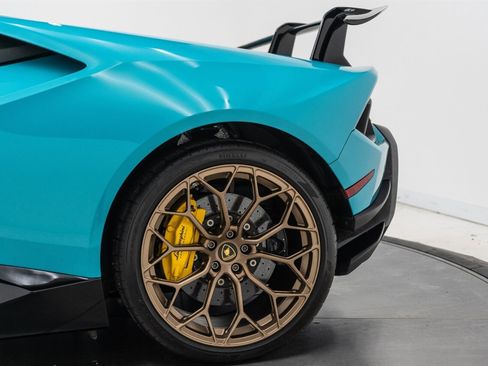 Used 2019 Lamborghini Huracan Performante AWD/4WD image 35