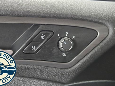 Used 2019 Volkswagen e-Golf SE w/ Driver Assistance Package image 23