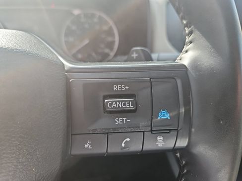 Used 2025 Nissan Rogue SV AWD/4WD image 14