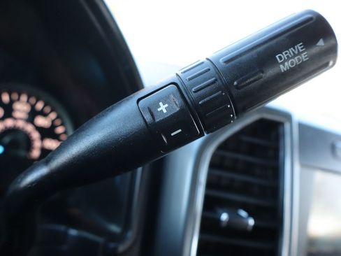 Used 2019 Ford F150 XLT image 32