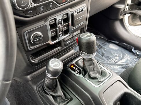 Used 2023 Jeep Wrangler Unlimited Sport AWD/4WD image 12