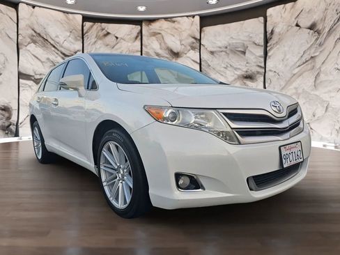 Used 2014 Toyota Venza XLE w/ XLE Premium Package FWD image 3