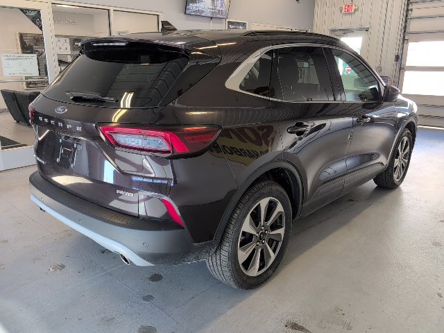 Used 2023 Ford Escape Platinum AWD/4WD image 5