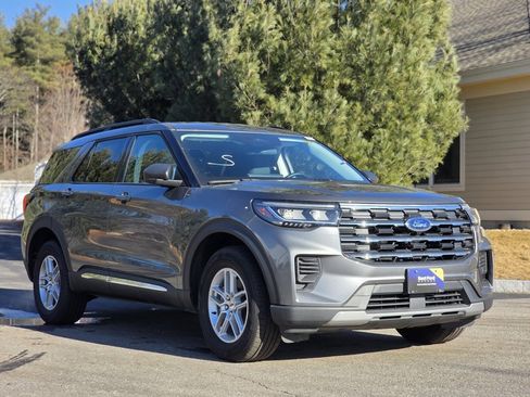 Used 2025 Ford Explorer Active image 13