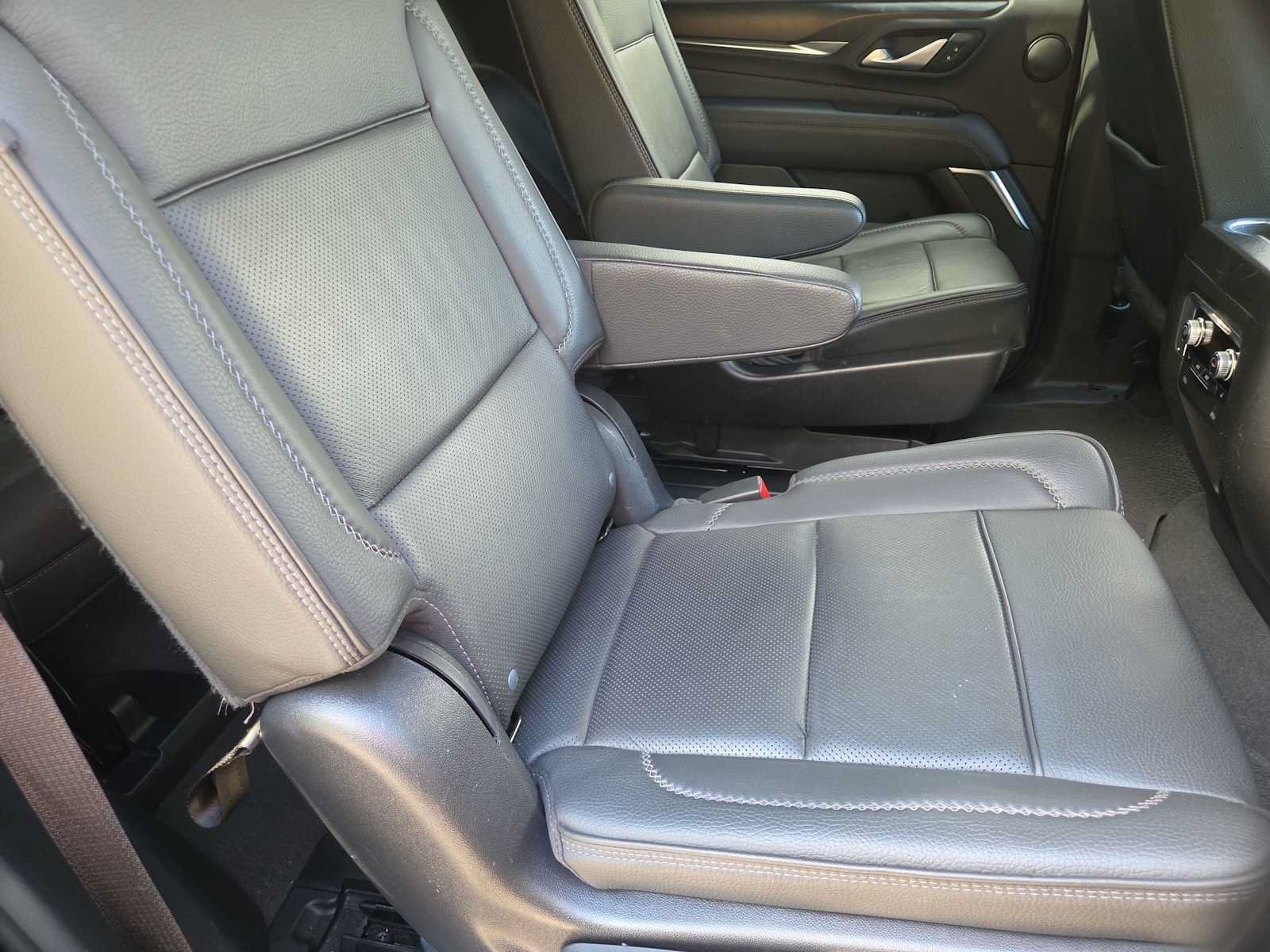 Used 2022 GMC Yukon Denali AWD/4WD image 22