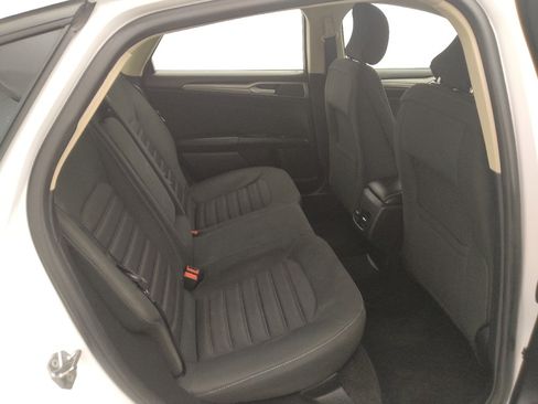 Used 2019 Ford Fusion SE FWD image 19