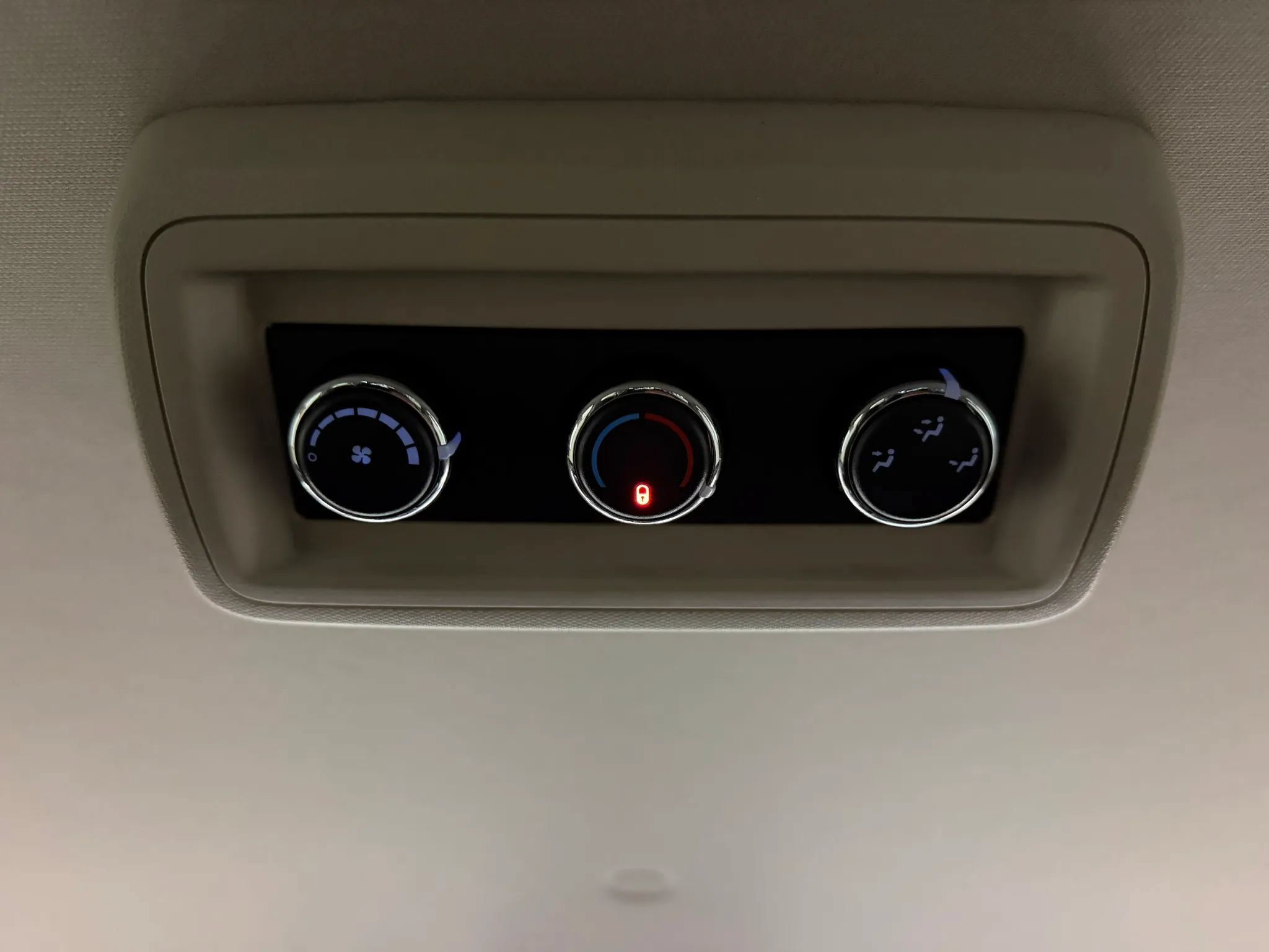Used 2017 Dodge Grand Caravan SE FWD image 40