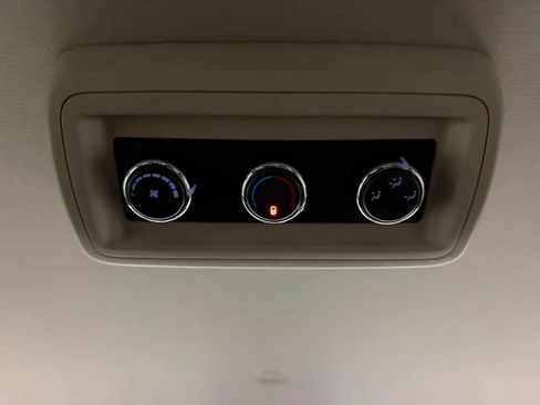Used 2017 Dodge Grand Caravan SE FWD image 40