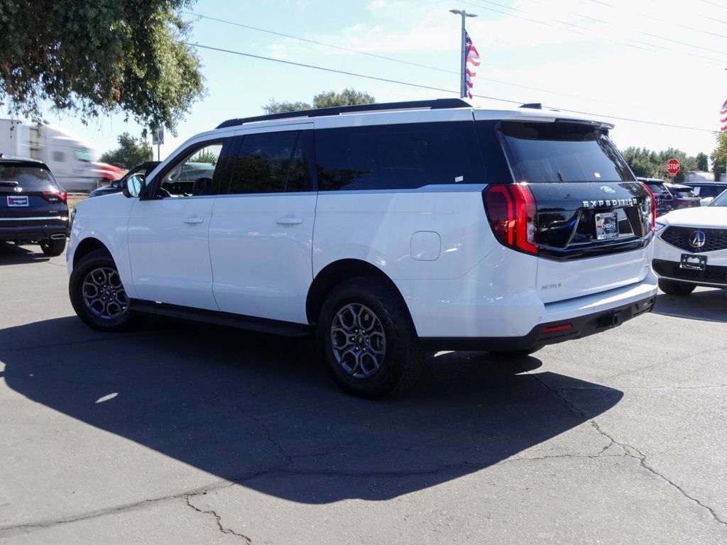 Used 2025 Ford Expedition Max Active AWD/4WD image 9