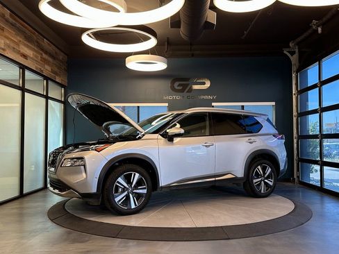 Used 2021 Nissan Rogue Platinum image 21