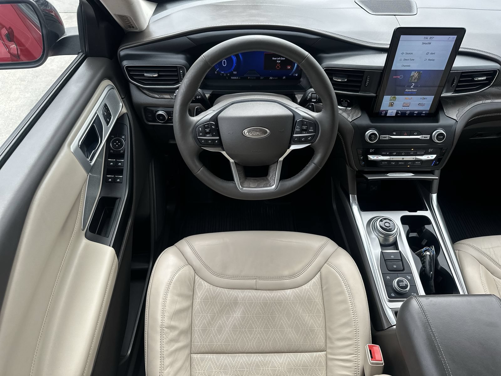 Used 2020 Ford Explorer Platinum w/ Premium Technology Package AWD/4WD image 17