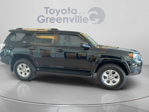 Used 2019 Toyota 4Runner SR5 AWD/4WD image 7