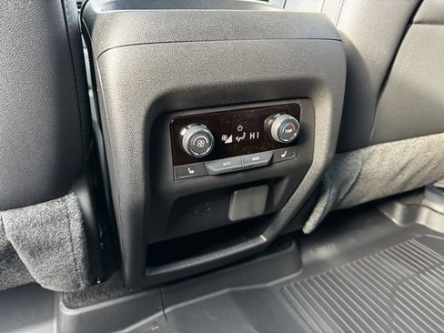 New 2026 Chevrolet Traverse High Country image 9