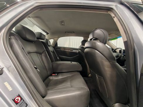 Used 2017 Genesis G80 3.8 RWD image 24