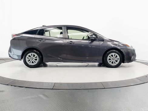 Used 2016 Toyota Prius Two FWD image 11