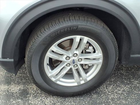 Used 2023 Ford Explorer XLT w/ Equipment Group 202A image 34