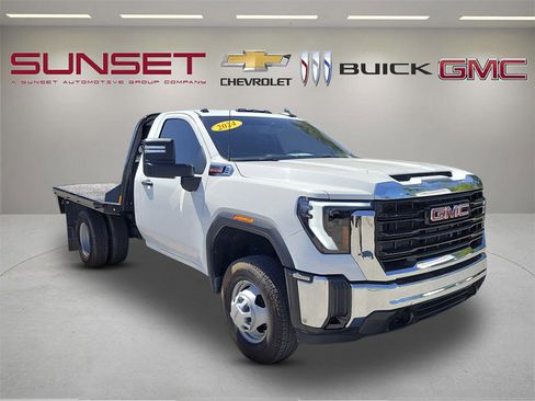 Certified 2024 GMC Sierra 3500 Pro w/ Convenience Package AWD/4WD image 1