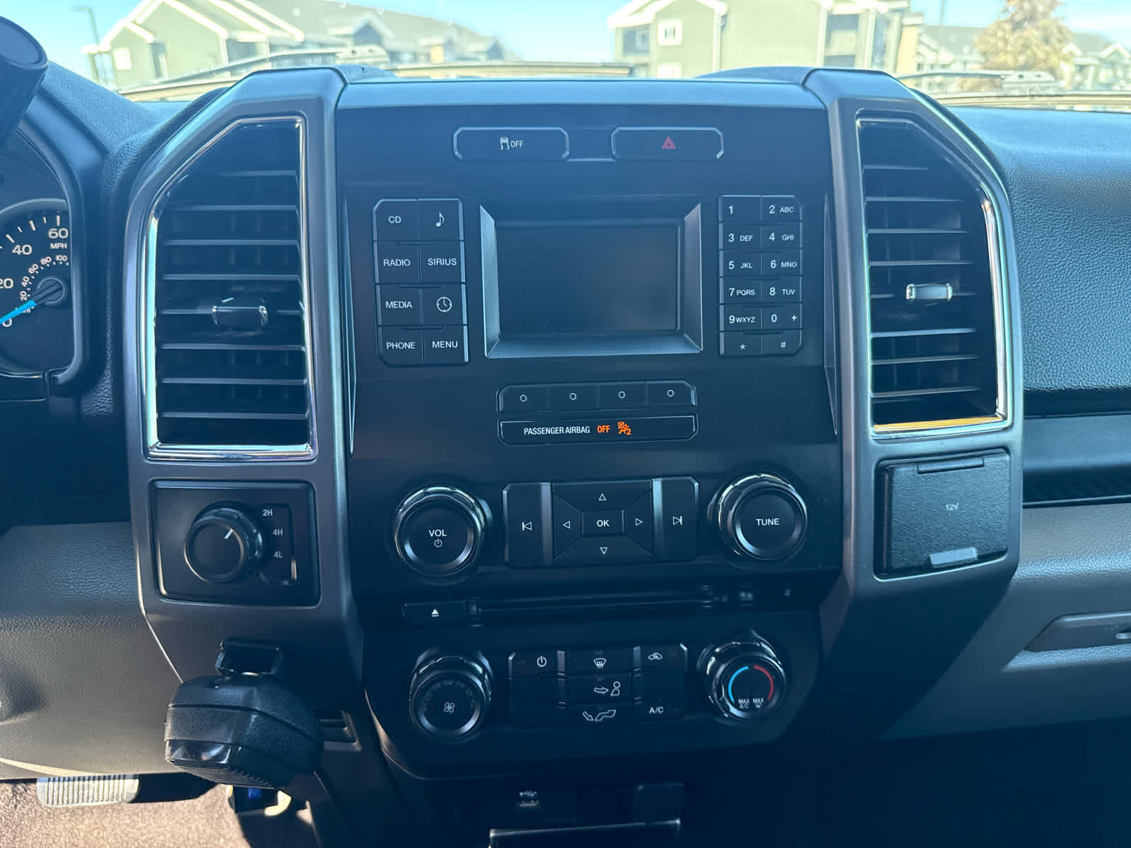 Used 2016 Ford F150 XLT AWD/4WD image 28