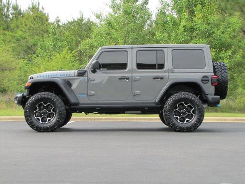 Used 2022 Jeep Wrangler Unlimited Rubicon 4xe w/ Cold Weather Group AWD/4WD image 5