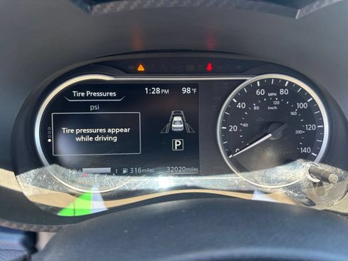 Used 2025 Nissan Versa SV FWD image 38