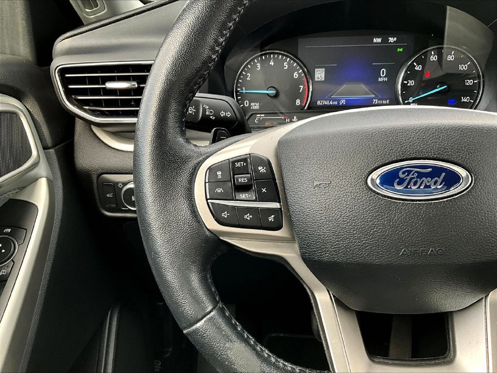 Used 2021 Ford Explorer XLT w/ Equipment Group 202A AWD/4WD image 13