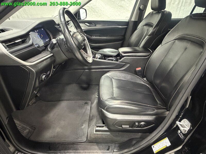Used 2021 Jeep Grand Cherokee L Limited AWD/4WD image 23