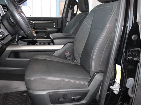 Used 2019 RAM 2500 Big Horn w/ Black Appearance Package AWD/4WD image 19