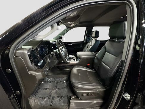 Used 2024 Chevrolet Silverado 1500 LTZ AWD/4WD image 10