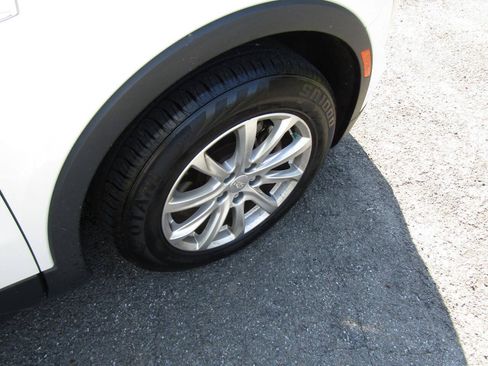 Used 2019 Cadillac XT4 Luxury AWD/4WD image 24