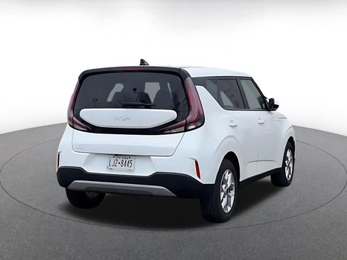 Used 2025 Kia Soul LX w/ LX Technology Package image 12