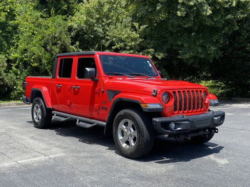 Used 2021 Jeep Gladiator Sport AWD/4WD image 2