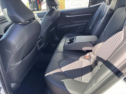 Used 2022 Toyota Camry SE w/ Carpet Mat Package (TMS) image 10