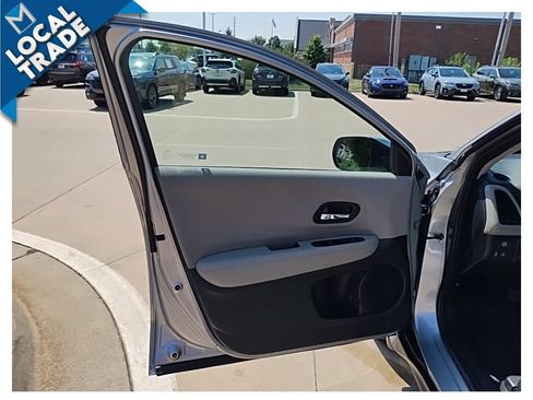 Used 2018 Honda HR-V LX image 12