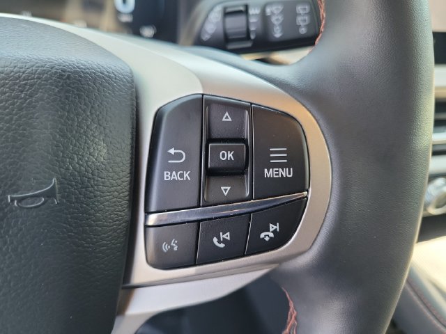 Used 2026 Ford Explorer Active w/ Active Comfort Package RWD image 6