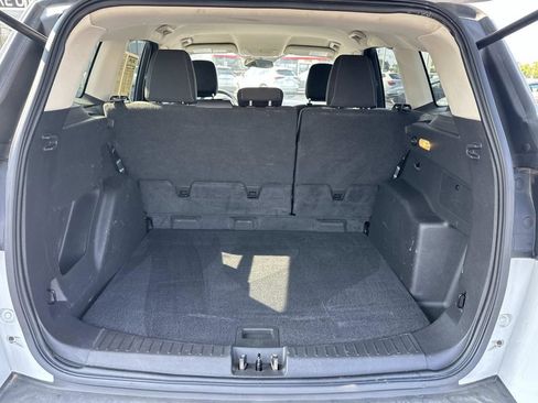 Used 2018 Ford Escape SE FWD image 10