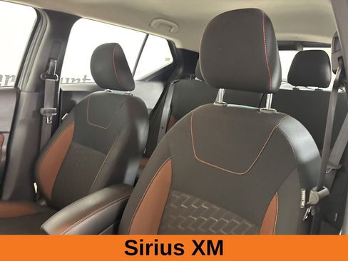 Used 2024 Nissan Kicks SR image 9