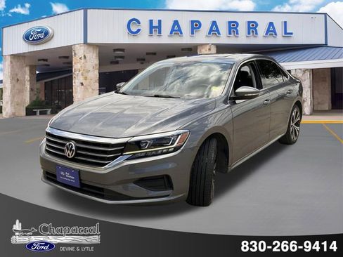 Used 2021 Volkswagen Passat 2.0T SE FWD image 2